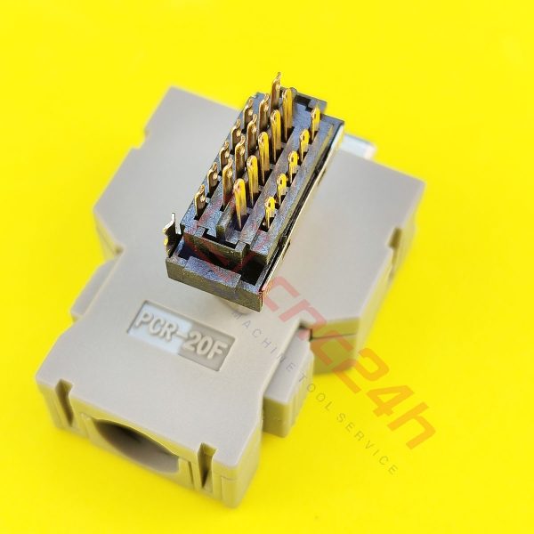 Combo connector Fanuc PCR-20F (combo gồm jack và vỏ hộp) thường dùng trong máy CNC hệ Fanuc, Mitsubishi, Yaskawa, Okuma...